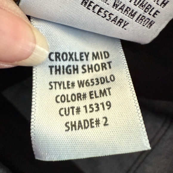 Hudson Croxley Mid Thigh Short Size 28 - Picture 6 of 9